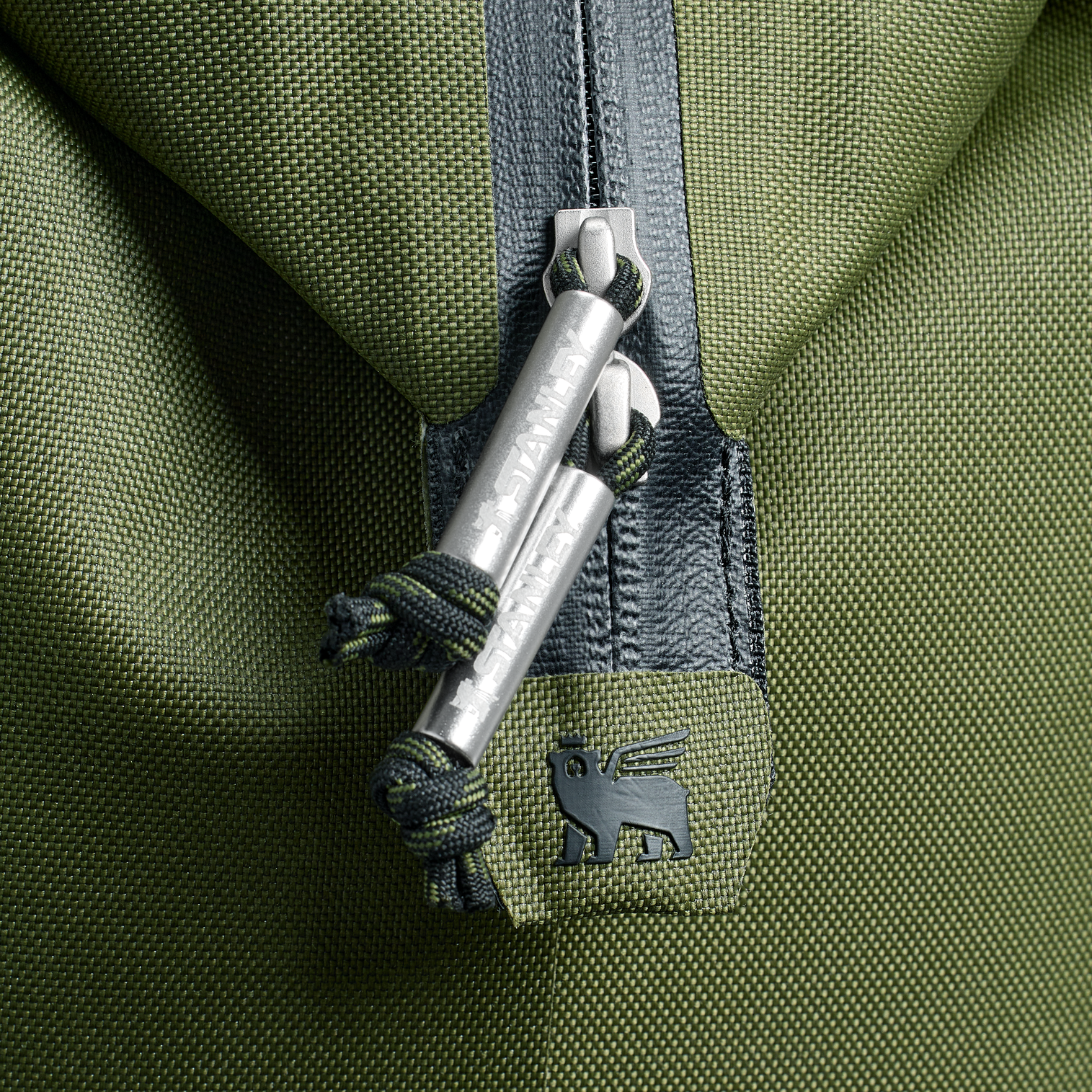 Premium All-Weather The All Day Julienne Mini Cooler D052R - Leak-Proof Insulated Mini Cooler Bag for Lunch Detail